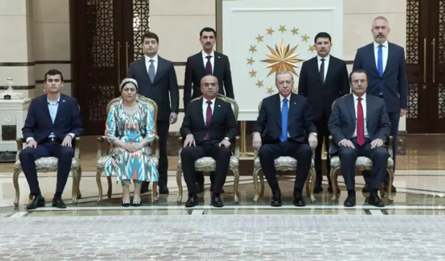Cumhurbaşkanı Erdoğan'a 5 ülkenin büyükelçisinden güven mektubu