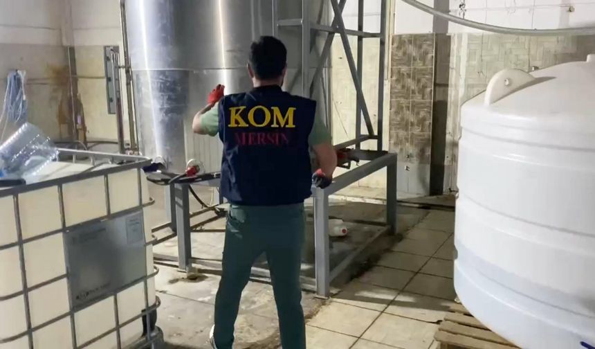 "MERSİN’DE ALKOL İMALATHANESİNE BASKIN; TONLARCA ETİL ALKOL ELE GEÇİRİLDİ!"